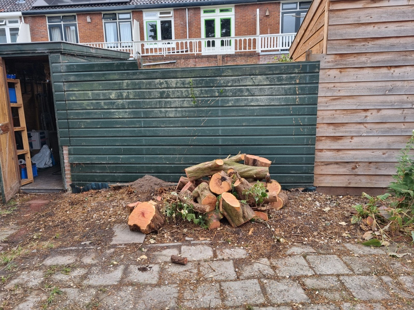 Brandhout: Blokken en Takken Taxus hout, Tuin en Terras, Minder dan 3 m³, Ophalen, Overige houtsoorten, Blokken