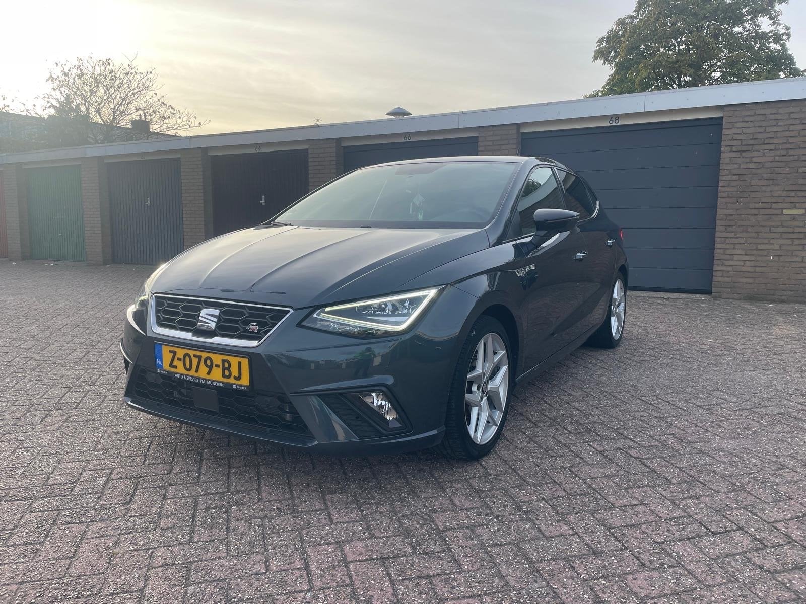 Seat Ibiza 1.0 TSI 110pk 2021 Grijs Automaat, Auto's, 1063 kg, 580 kg, Particulier, 3 cilinders
