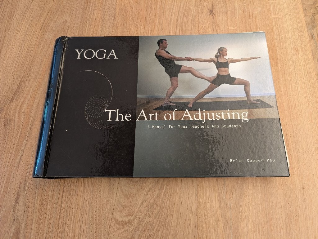 Yoga - The Art of Adjusting, Boeken, Gelezen, Meditatie of Yoga, Brian Cooper, Ophalen of Verzenden