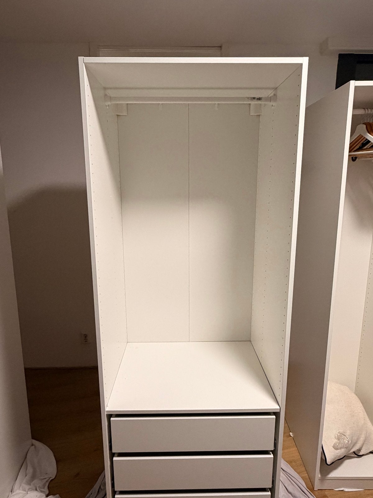 Witte kledingkast met lades en hangruimte, Ophalen, 200 cm of meer, 50 tot 100 cm, Zo goed als nieuw