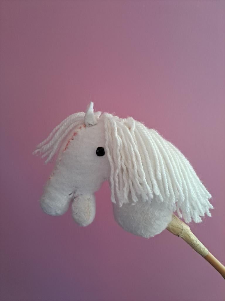 Klein wit hobbyhorse/ stokpaard, Ophalen of Verzenden, Gebruikt, Jongen of Meisje