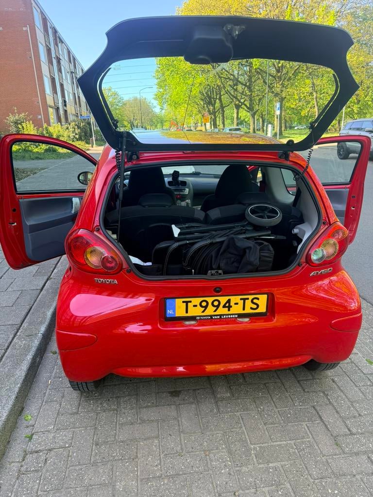 Toyota Aygo 1.0 12V Vvt-i 3DRS MMT 2008 Rood, Auto's, Toyota, Voorwielaandrijving, 4 stoelen, 68 pk, Bedrijf