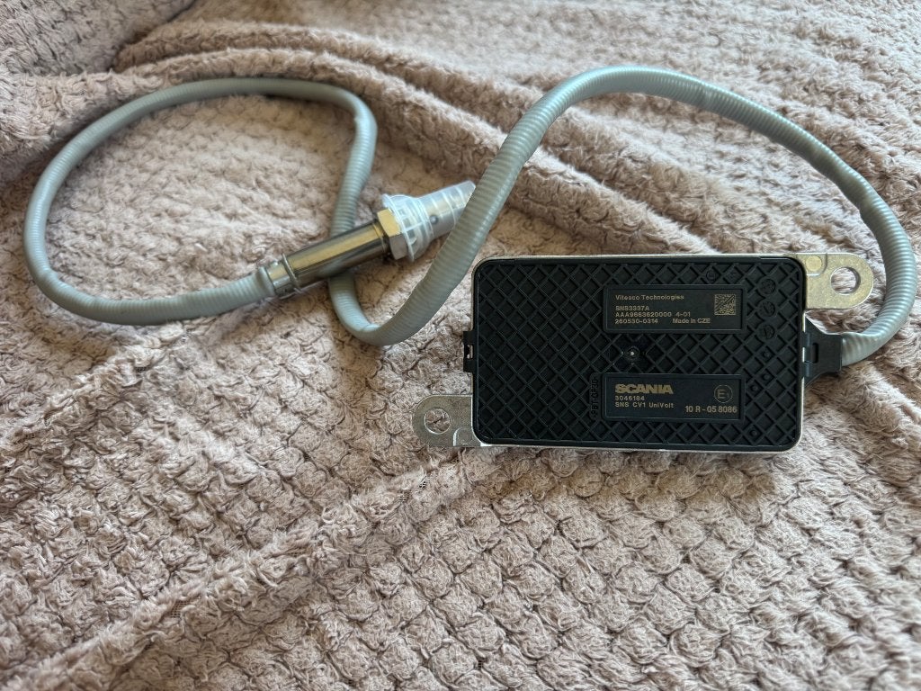 New Genuine Scania NOx Sensor 3046184 | Vitesco SNS3337B, Ophalen of Verzenden, Nieuw, Scania, Uitlaatsystemen