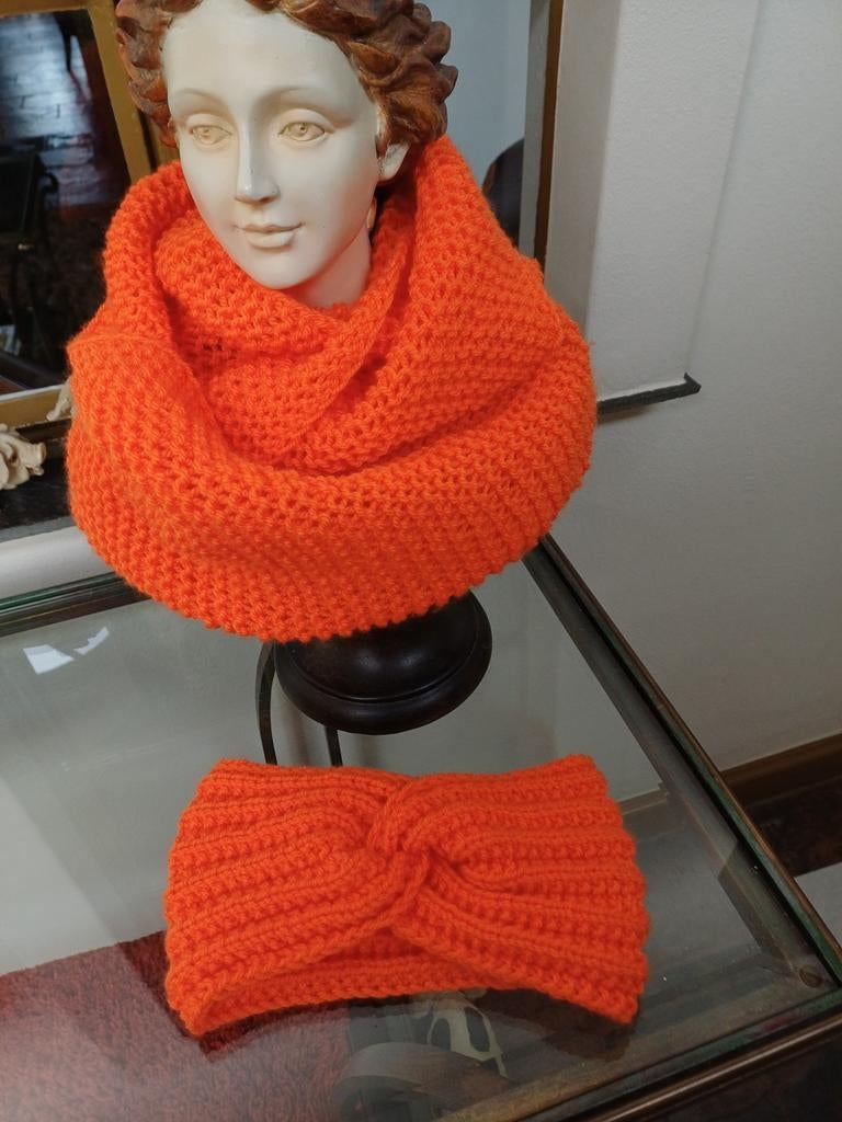 Super mooie handgebreide colsjaal evt met haarband koningsda, Kleding | Dames, Mutsen, Sjaals en Handschoenen, Verzenden, Nieuw