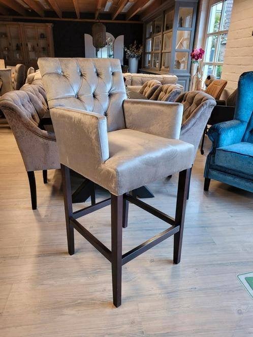 OPRUIMING 2 Barstoelen Gerard Arm Champagne €558 NU €479 (10, 2 krukken, Ophalen of Verzenden, Nieuw, 60 tot 90 cm