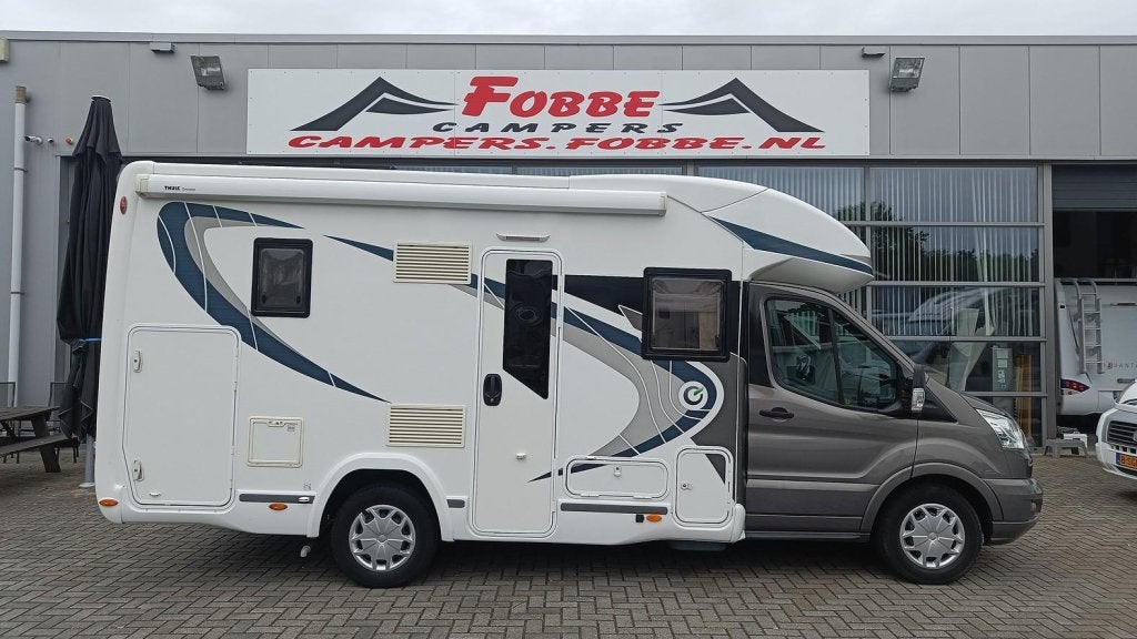 Compact en toch ruim Chausson Welcome 610 '16 155pk 67dkm, Caravans en Kamperen, Ringverwarming, Tot en met 2, 6 tot 7 meter, Startonderbreker