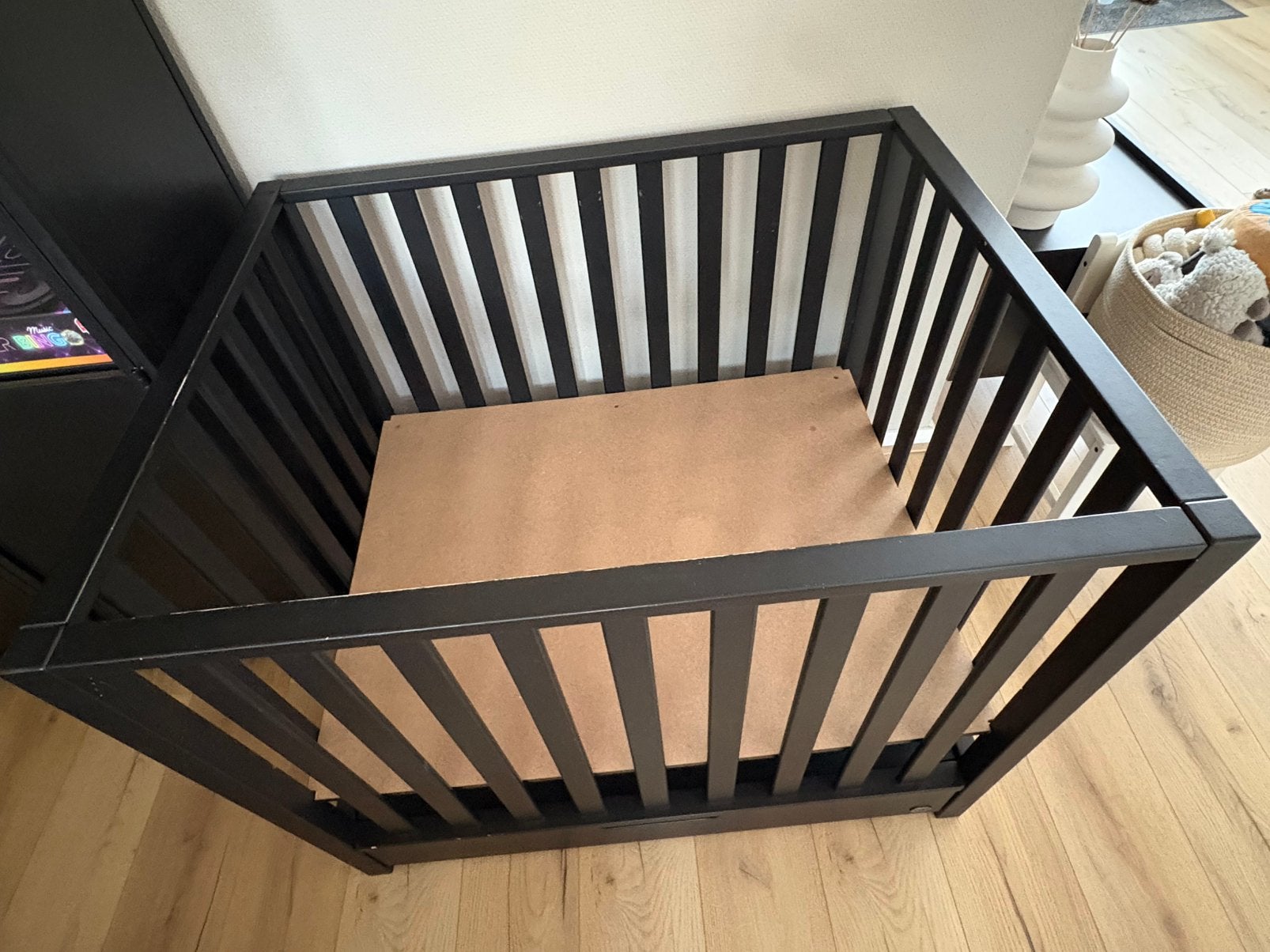Zwarte box met lade, TWF, Kinderen en Baby's, Boxen, Ophalen of Verzenden, Zo goed als nieuw, Lade