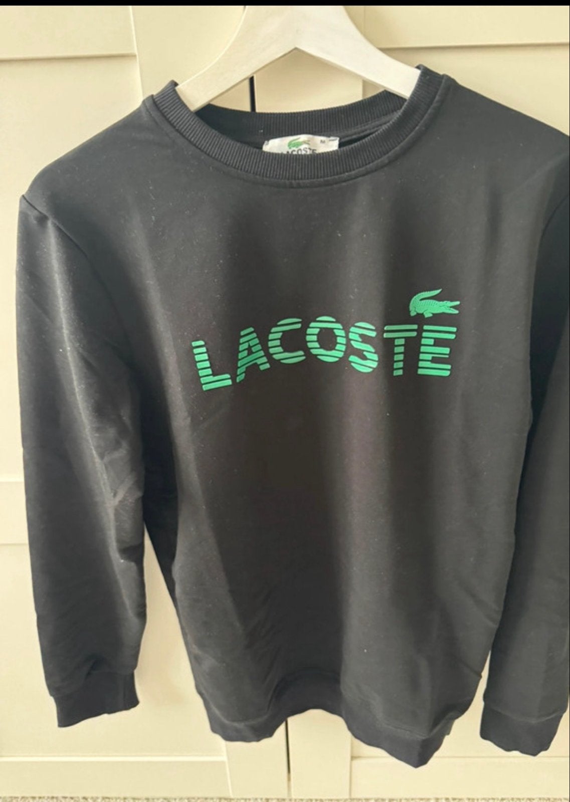 Lacoste sweater met groot logo - Maat M, Ophalen of Verzenden, Zo goed als nieuw, Maat 48/50 (M), Zwart