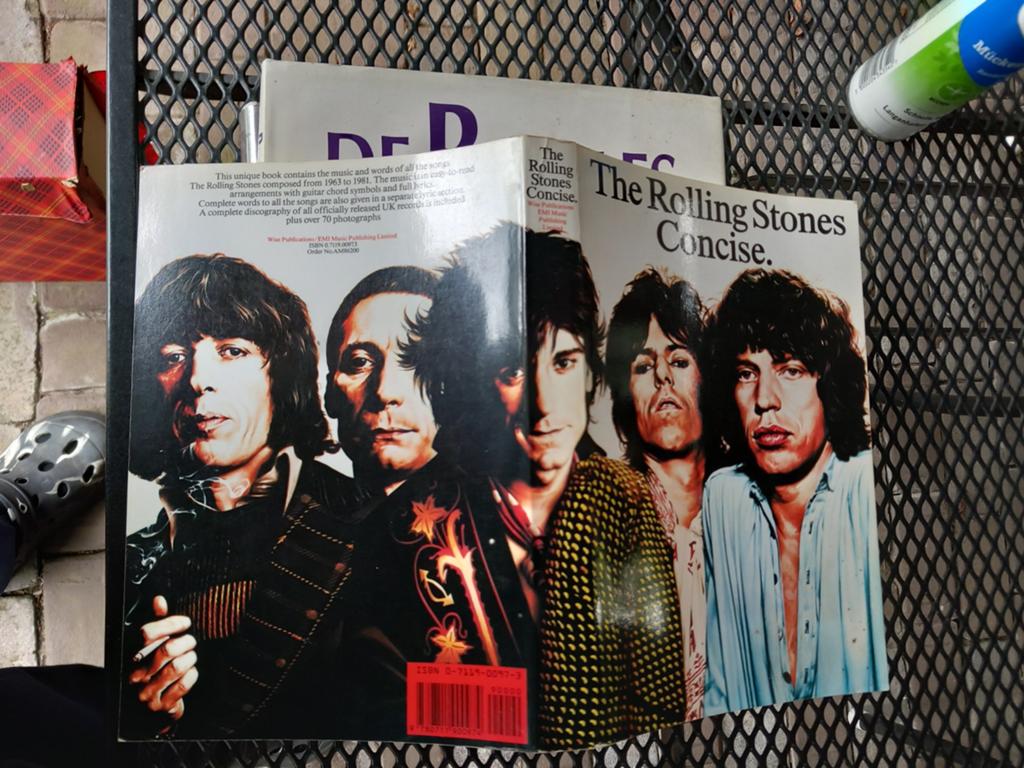The Stones Concise., Boeken, Ophalen of Verzenden, Gelezen, Artiest, EMI MUSICA.