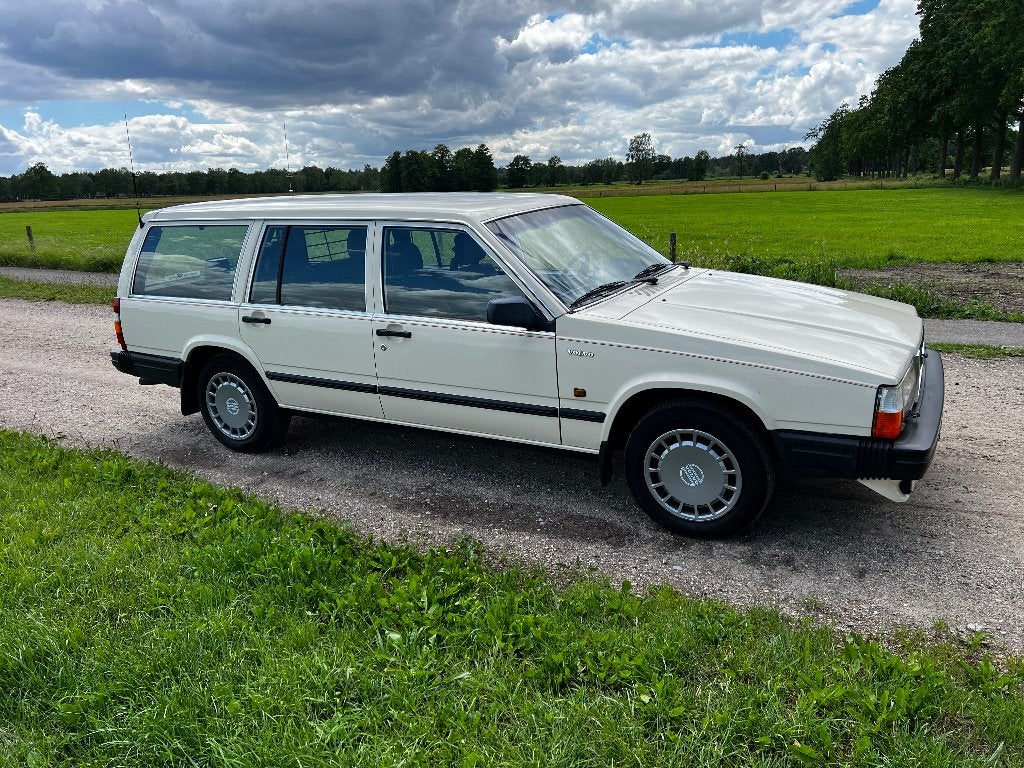 Volvo 745 - 1989 - 54000 km - bijna nieuw - goed onderhouden, Auto's, Achterwielaandrijving, Sound system, 1340 kg, 4 cilinders