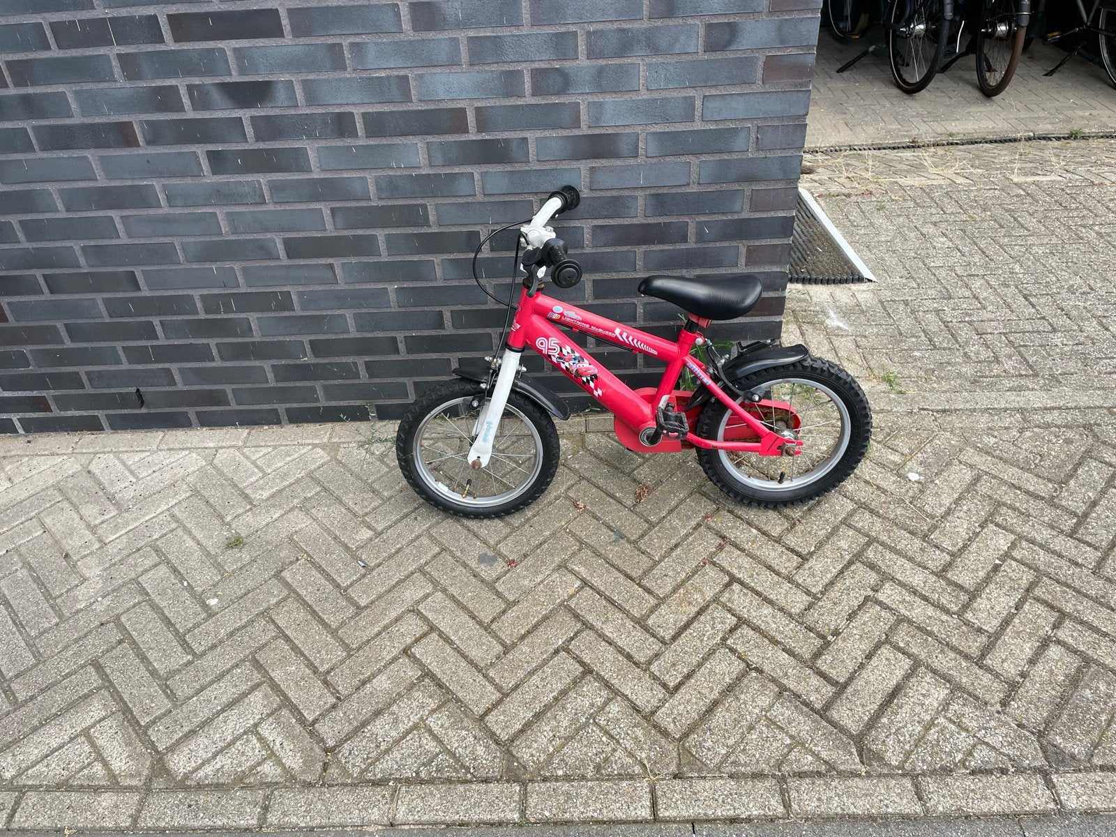 Kinderfiets Rood Cars - 14 inch, Ophalen, Zo goed als nieuw, Velgrem, Minder dan 16 inch