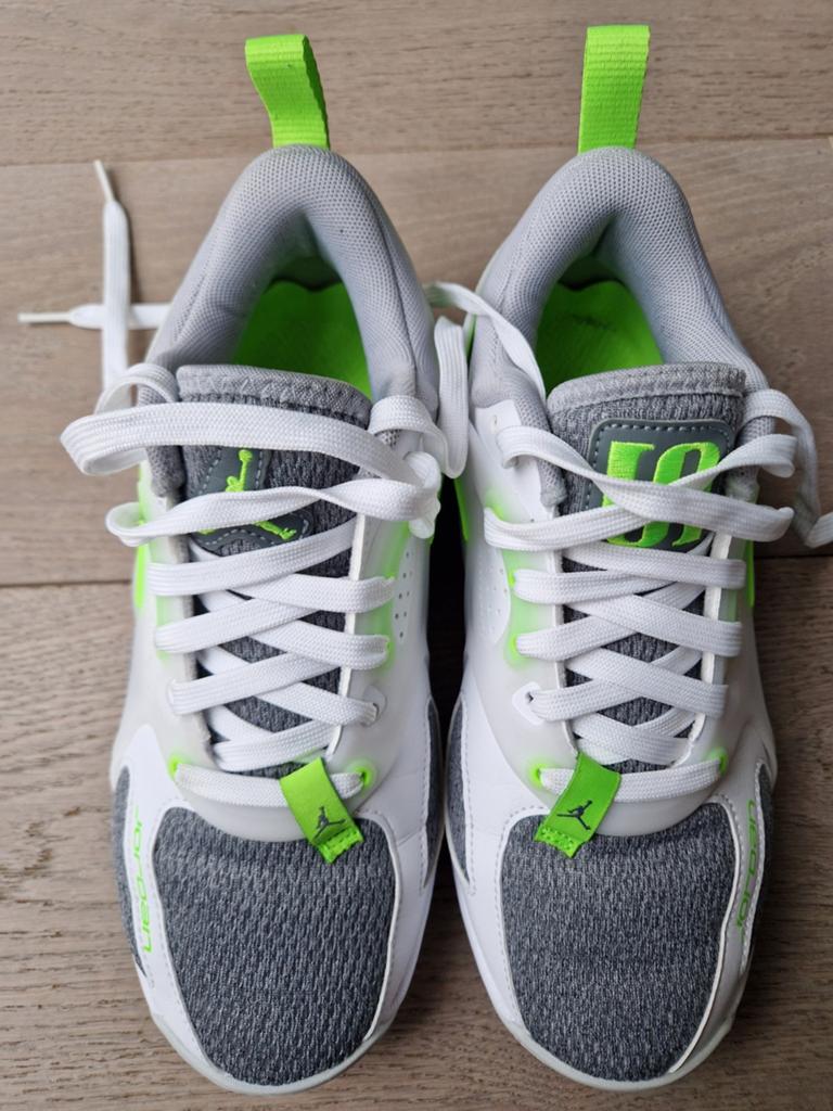 Jordan sneakers wit/grijs/neon groen, maat 37.5, Ophalen of Verzenden, Zo goed als nieuw, Wit, Sneakers of Gympen