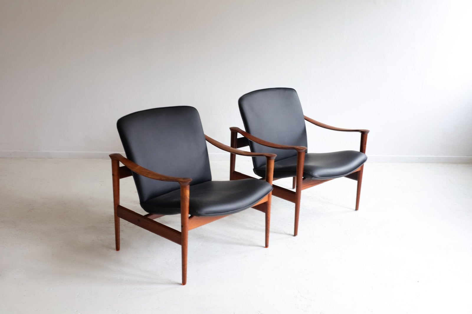 Set van 2 fauteuils model 711, Frederik Kayser, Ophalen, Pim@tijdperk.eu  leyla@tijdperk.eu, Minder dan 75 cm, Design
