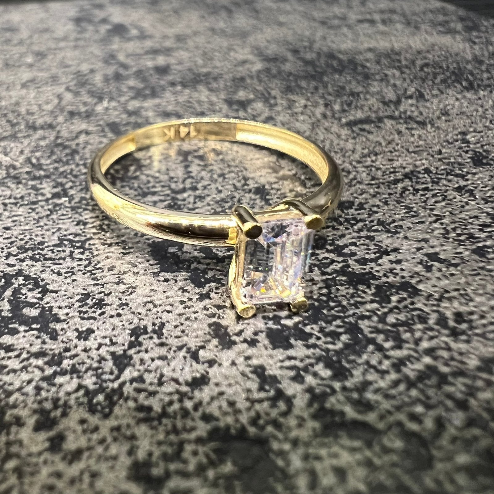 14 karaat gouden ring dames nieuw, Ophalen of Verzenden, Zo goed als nieuw, Goud, Dame