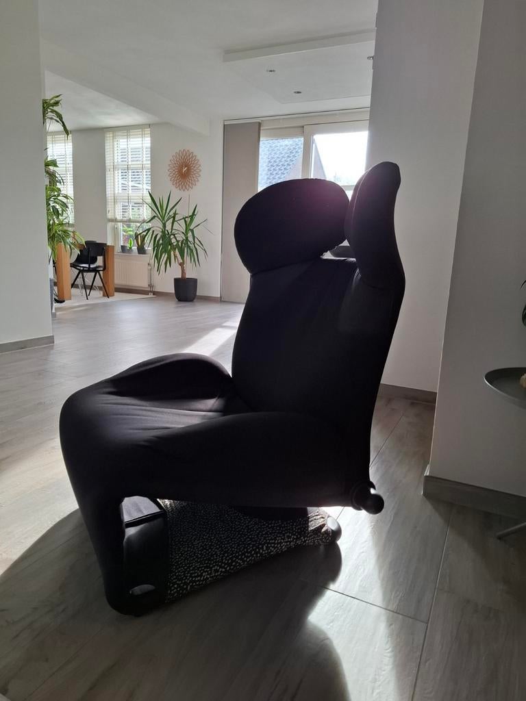 Cassina Wink (relax-) fauteuil, Huis en Inrichting, Fauteuils, Gebruikt, Stof, 50 tot 75 cm, 75 tot 100 cm, Ophalen