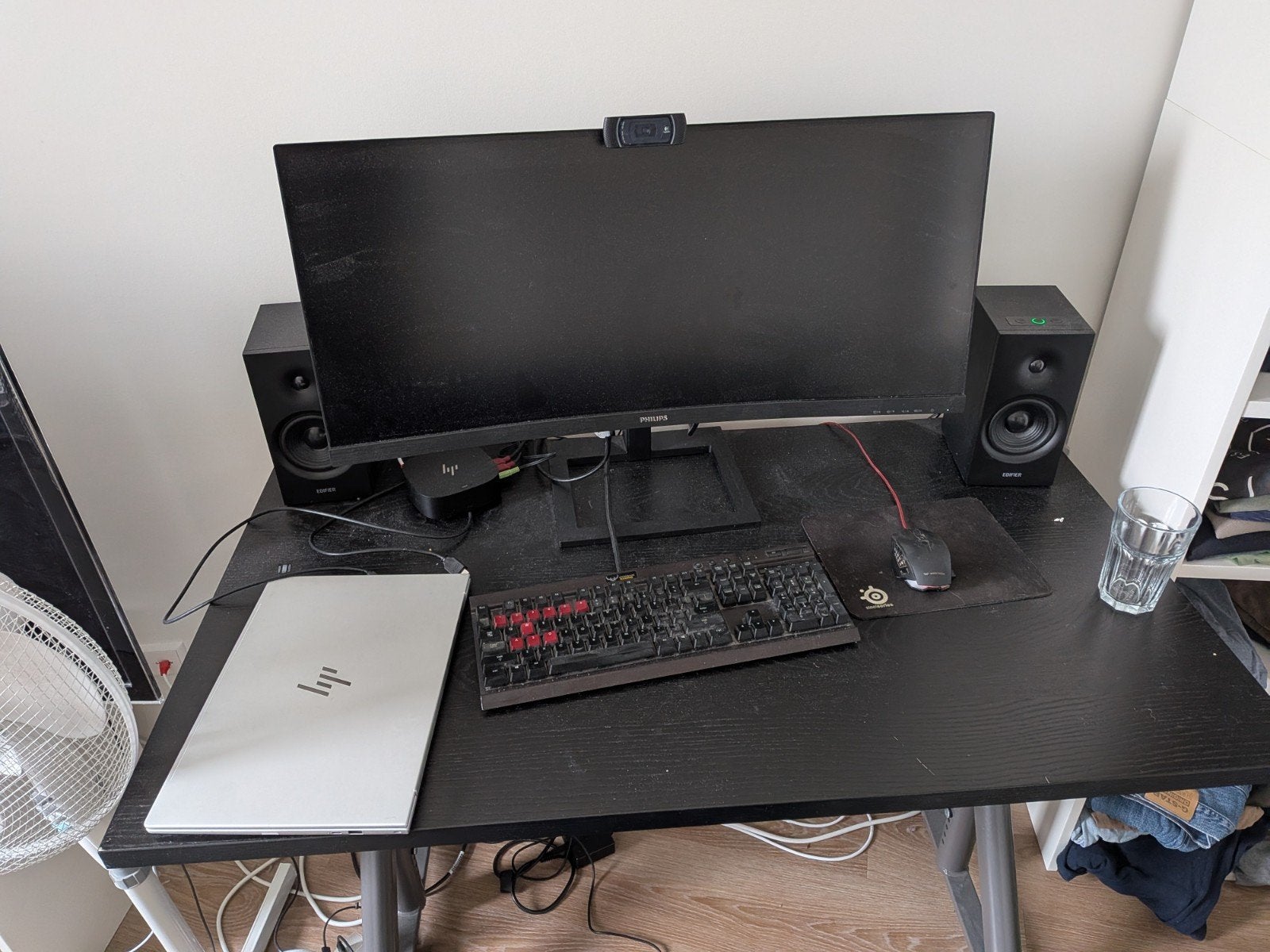 Ikea bureau zwart 120cm, Computers en Software, Monitoren, Gebruikt, Ophalen