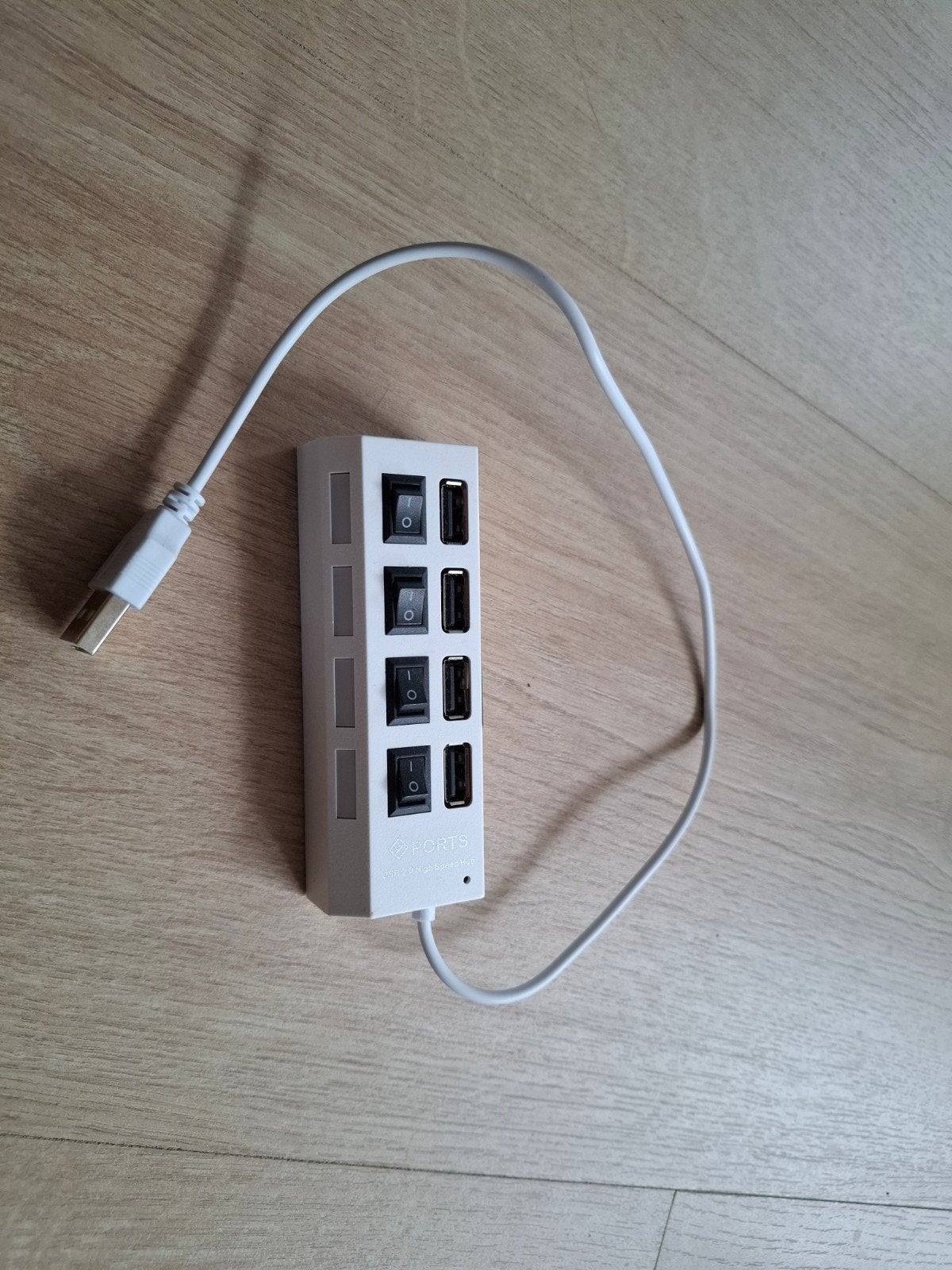 USB hub 4x Usb-a, Computers en Software, Dockingstations, Ophalen of Verzenden, Zo goed als nieuw, USB-hub
