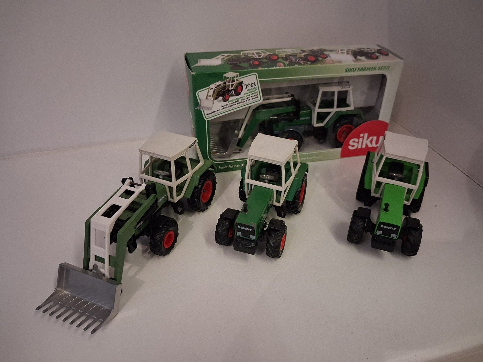 Fendt siku 1:32 308 en 310lsa (4 stuks), Ophalen of Verzenden, Tractor of Landbouw, SIKU