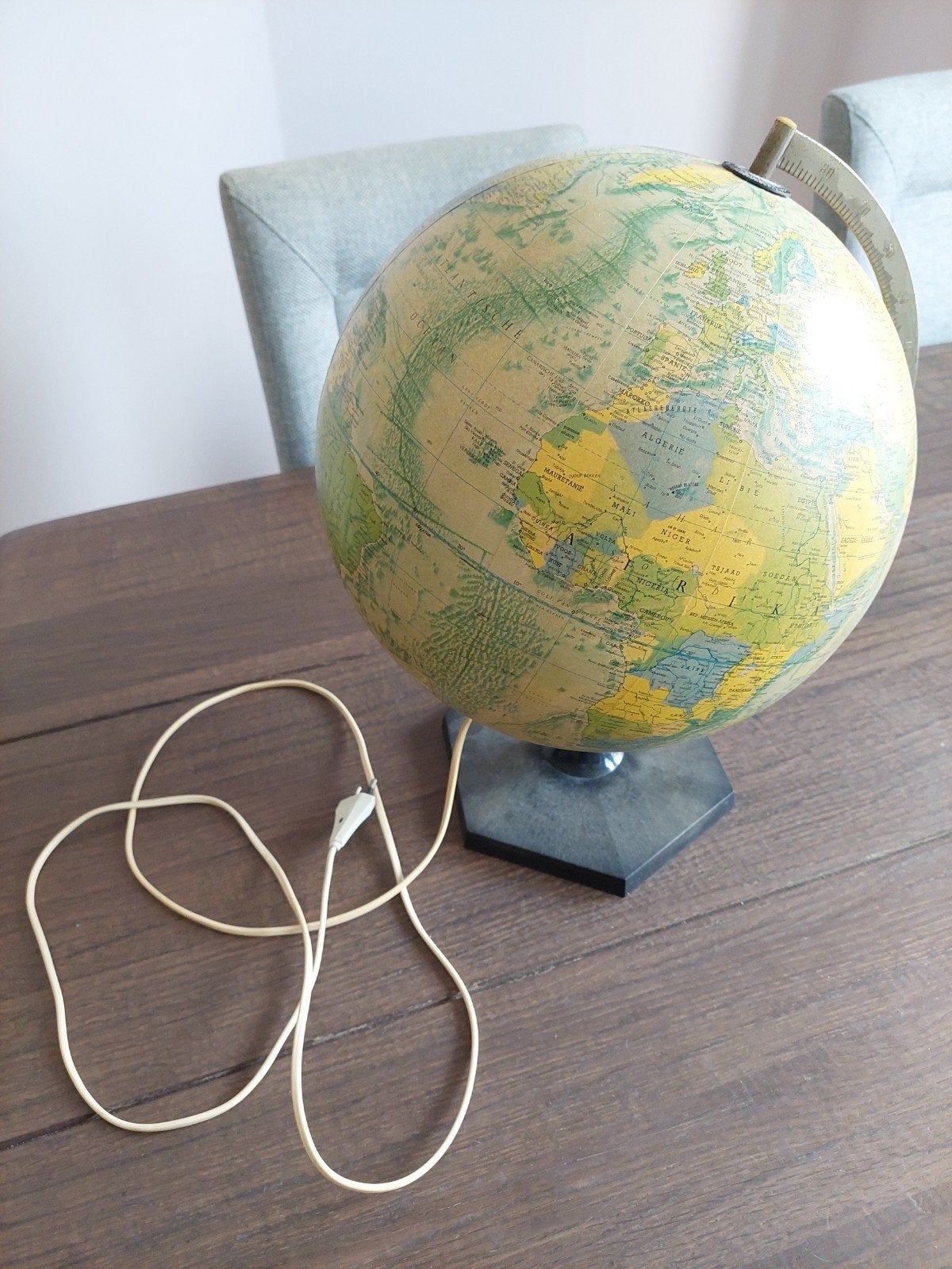 Wereldbol met verlichting, Nederlands schrijfwijze, Huis en Inrichting, Ophalen, Gebruikt, Kunststof, 30 cm