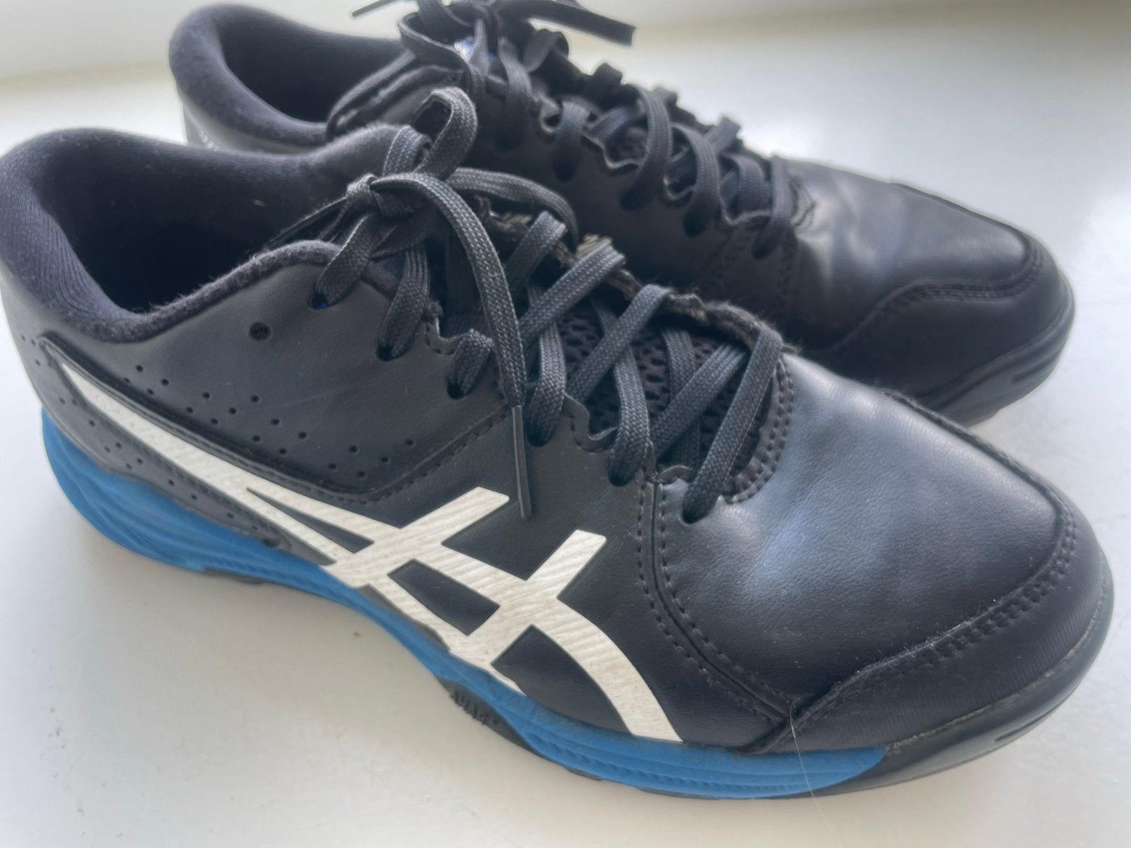 Asics velschoenen hockey/korfbal mt. 36 - zo goed als nieuw, Sport en Fitness, Korfbal, Ophalen of Verzenden, Schoenen