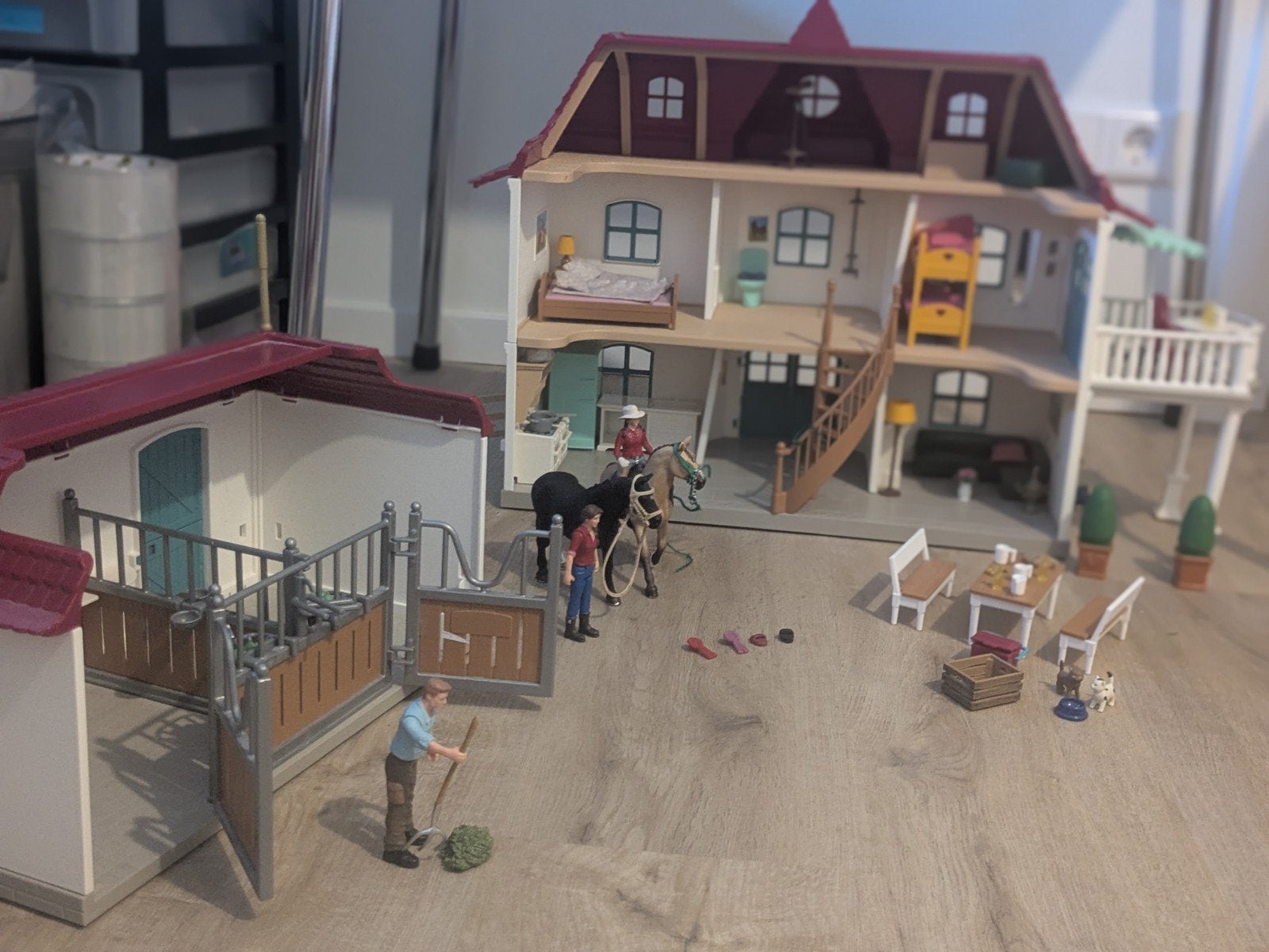Schleich Paardenmanege met woonhuis en accessoires, Kinderen en Baby's, Speelgoed | Overig, Ophalen of Verzenden, Zo goed als nieuw