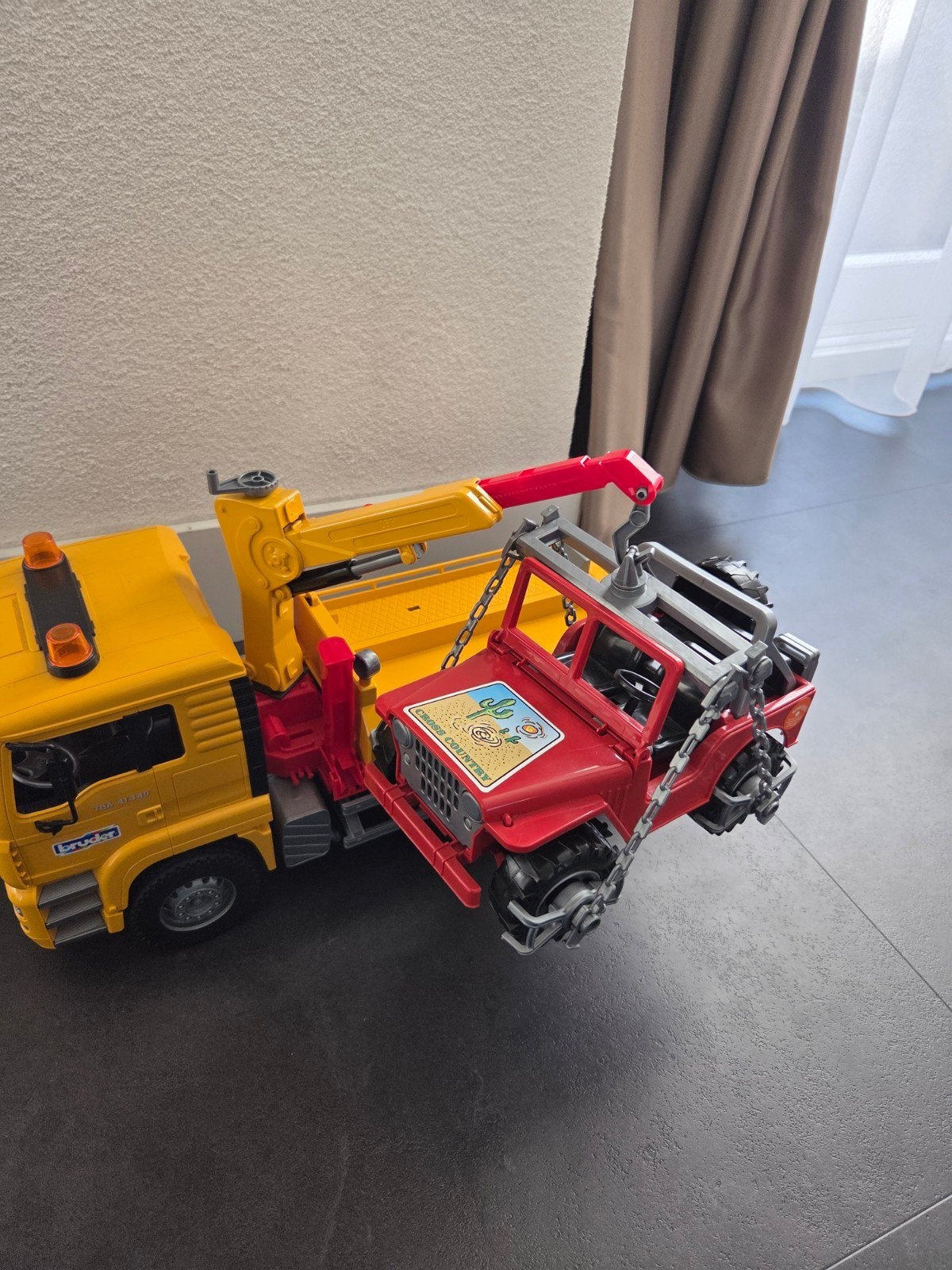 Bruder Takelwagen met Jeep - Zo goed als nieuw, Ophalen
