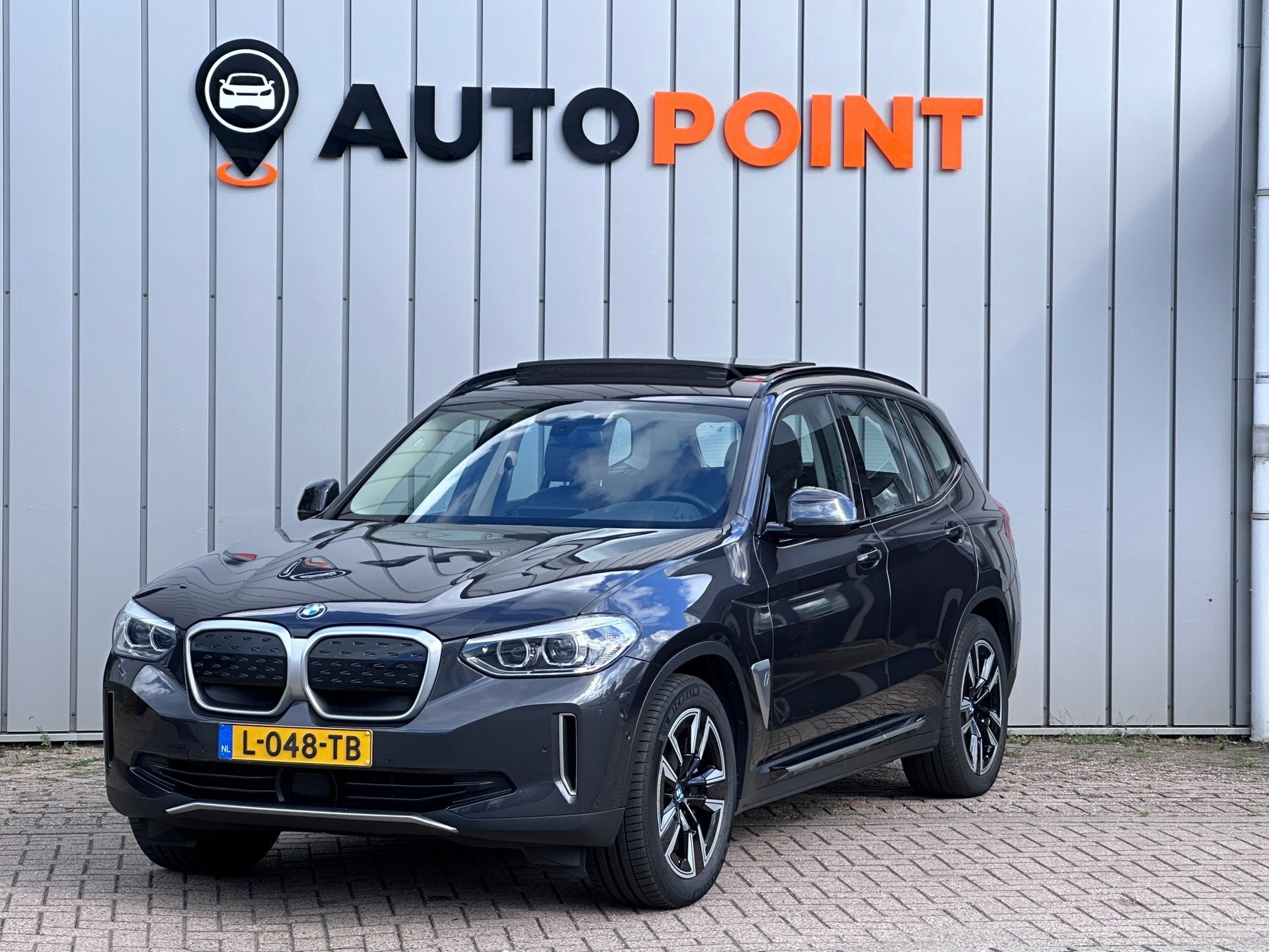 BMW IX3 Executive 80 kWh SOH 100 % PANO LEER 1 EIG ORG NEDER, Dealer onderhouden, Achterwielaandrijving, Gebruikt, 1333 min