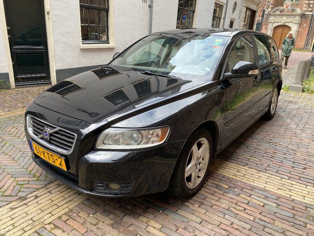 Volvo V50 2.0 Flexifuel 2010 Zwart | LPG G3 | APK 04-2027, Auto's, Volvo, Beige, 4 cilinders, Zwart, Particulier