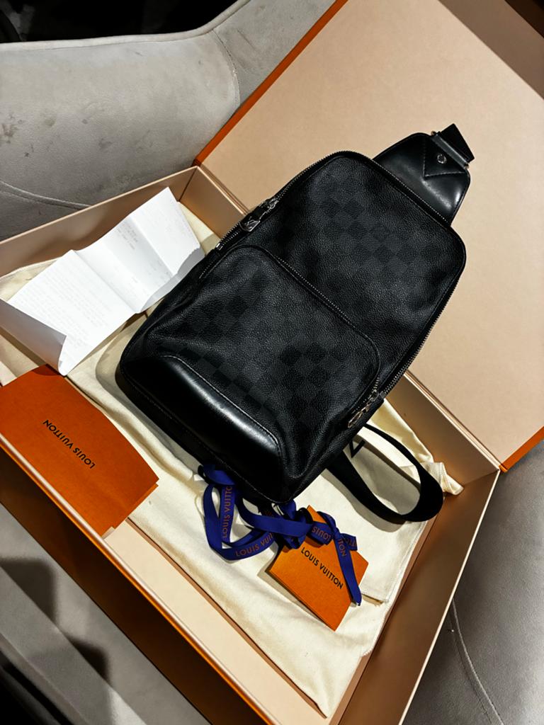 Louis Vuitton Sling Bag - Damier Graphite - Zo goed als nieu, Ophalen of Verzenden, Zo goed als nieuw, Zwart, Schoudertasje