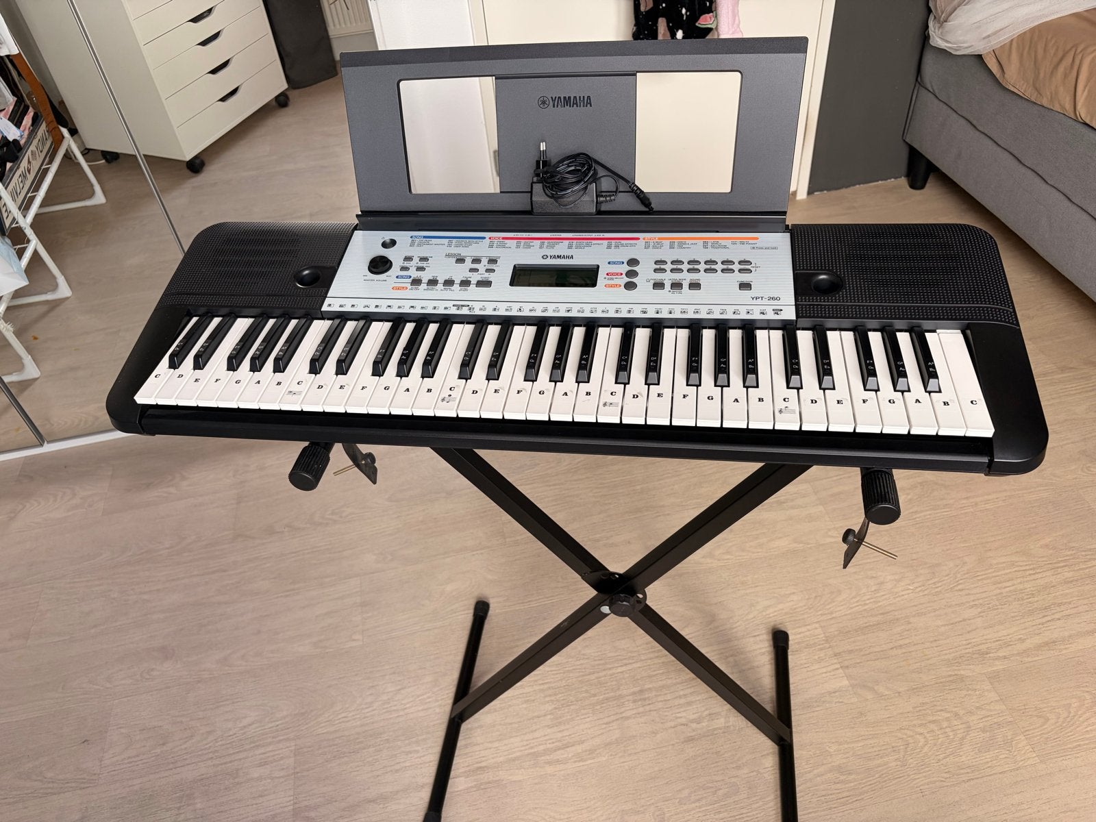 Yamaha YPT-260 Keyboard met standaard van Aengus, Muziek en Instrumenten, Keyboards, 61 toetsen, Yamaha, Ophalen of Verzenden