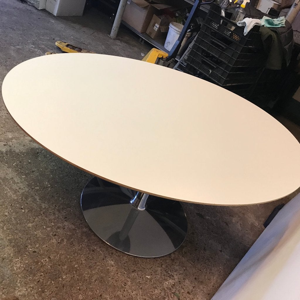 IZGS Artifort Circle 3 Pierre Paulin ovale tafel eettafel, Ophalen