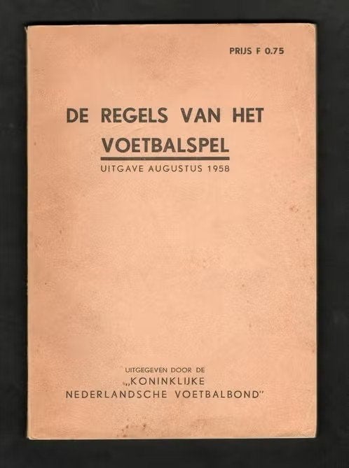 Voetbal De Regels van het Voetbalspel KNVB 1958., Ophalen of Verzenden, Zo goed als nieuw
