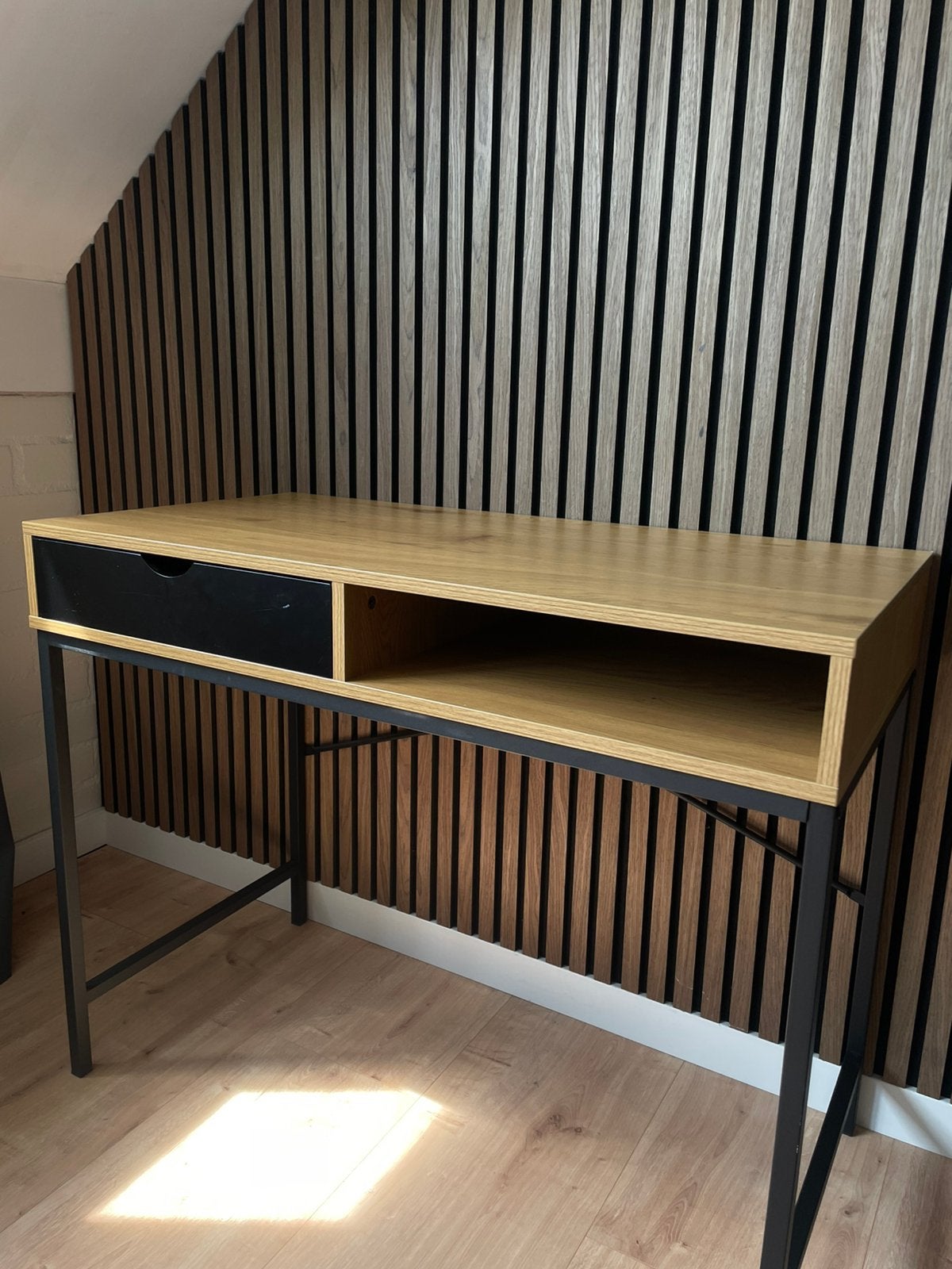 Bureau TRAPPEDAL 48x95 1 lade warm eiken kleur/zwart, Ophalen, Met lades, Bruin, Zo goed als nieuw