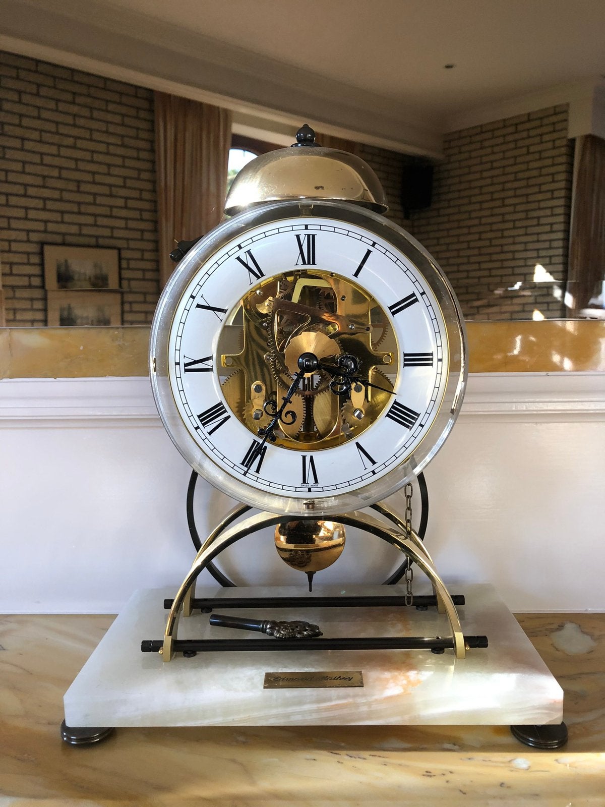 Diversen wandklokken en staande klokken, Ophalen