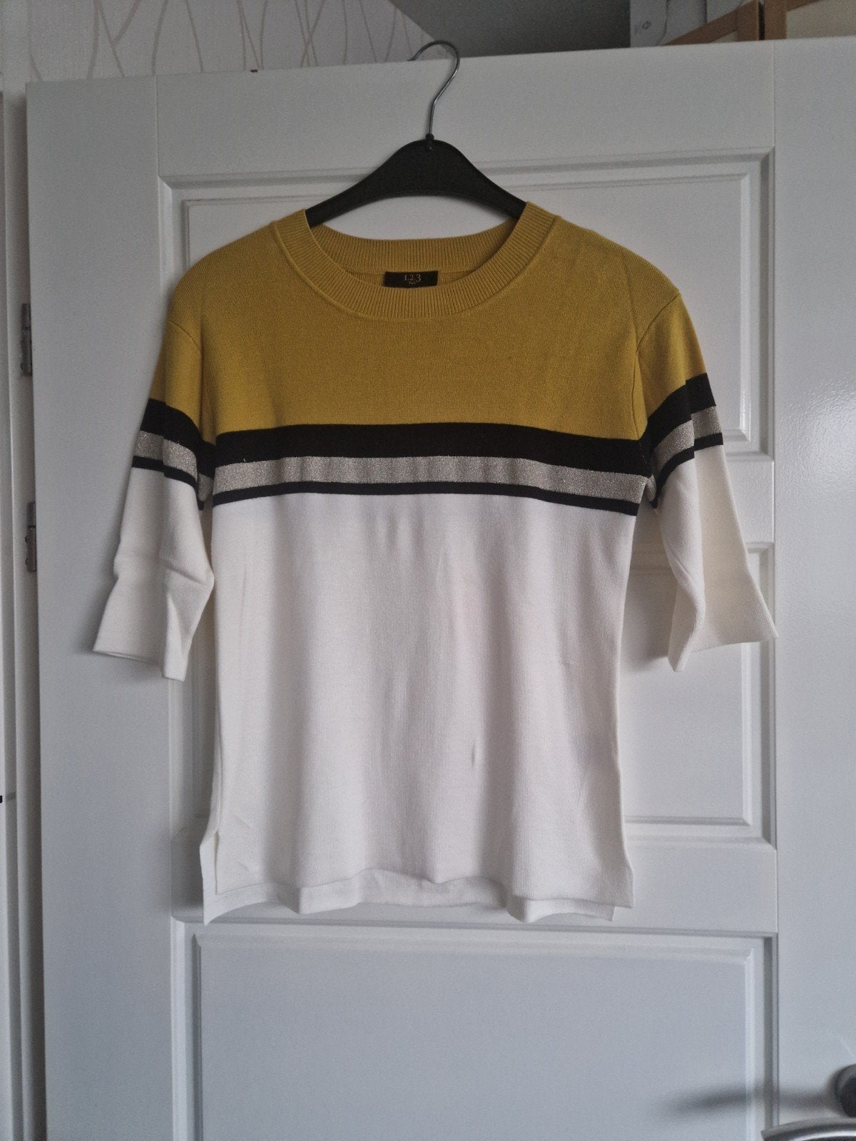 Te koop nieuw damestruitje, merk 123 paris, maat 38, Maat 38/40 (M), Geel, Nieuw, Ophalen of Verzenden