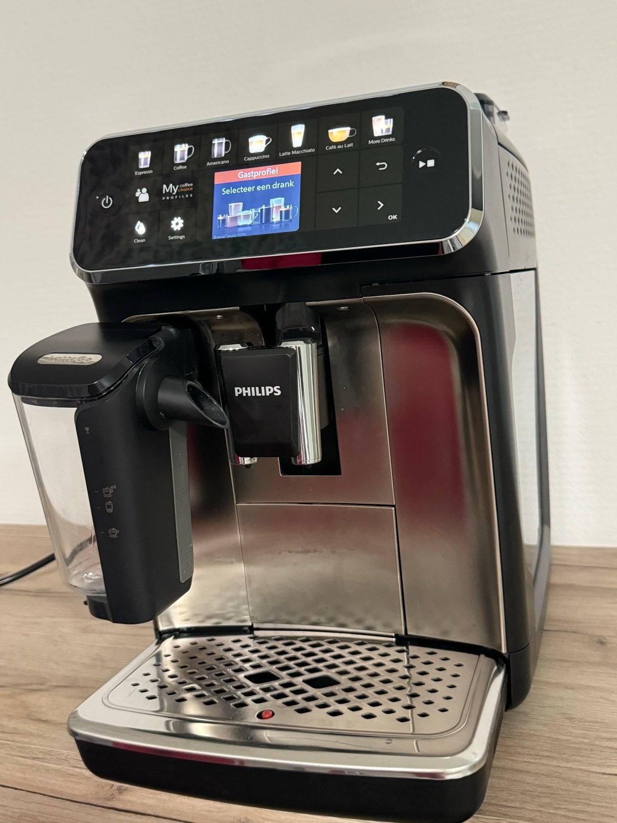 Philips Series 5400 LatteGo volautomatische, Afneembaar waterreservoir, Espresso apparaat, 10 kopjes of meer, Zo goed als nieuw