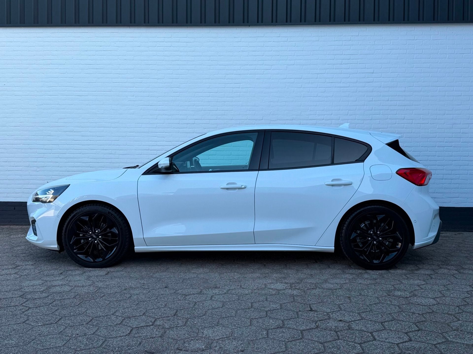 Ford Focus EcoBoost ST-Line 125PK CRUISE l CAMERA l TOPSTAAT, Auto's, Ford, Gebruikt, Wit, Bedrijf, Handgeschakeld