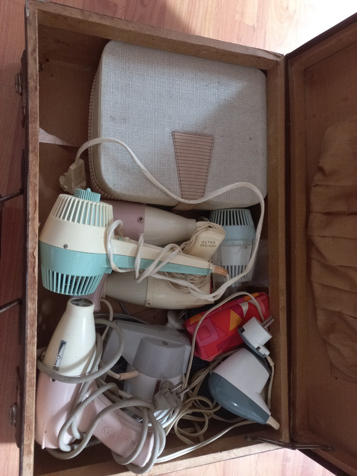Vintage koffer met diverse haarverzorgingsapparaten, Ophalen of Verzenden, Gebruikt, Haarverzorging