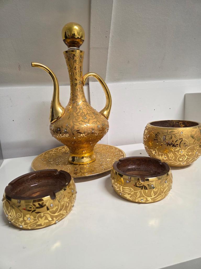 Gouden decoratieve karaf set met asbakken, Ophalen of Verzenden