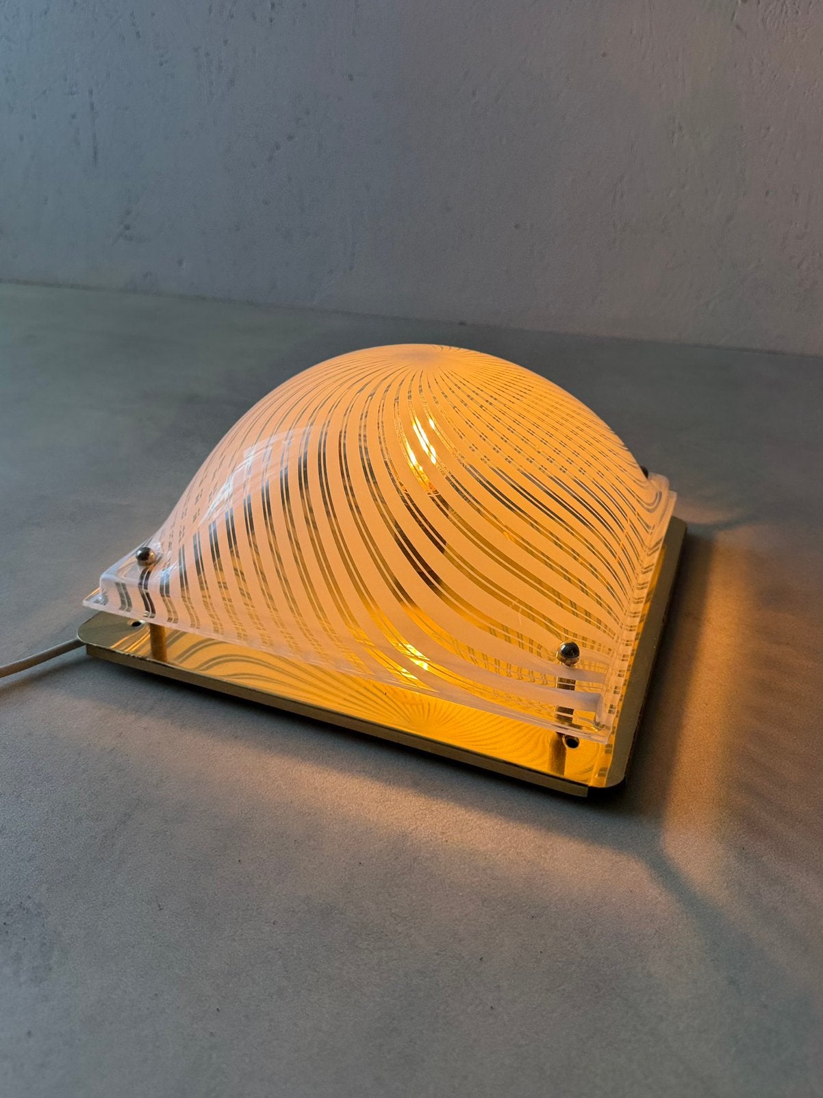 Space Age wandlamp met waaierkap jaren 70, Ophalen of Verzenden, Zo goed als nieuw