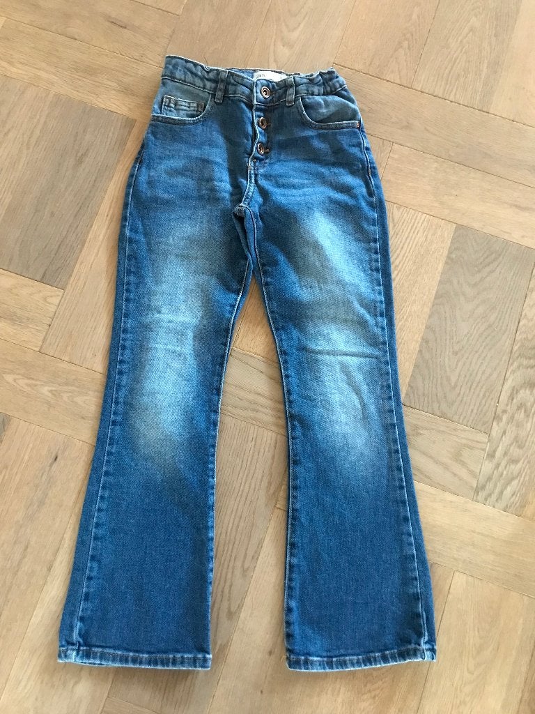 ZGAN flared jeans spijkerbroek van ZARA maat 140, Kinderen en Baby's, Kinderkleding | Maat 140, Broek, Meisje, Ophalen of Verzenden