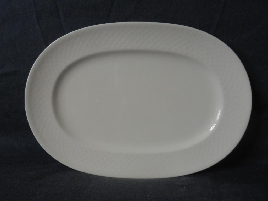 Ovale schaal Villeroy en Boch model Tipo Weiss b. 21,5, Keramiek, Ophalen of Verzenden, Effen, Schaal of Schalen
