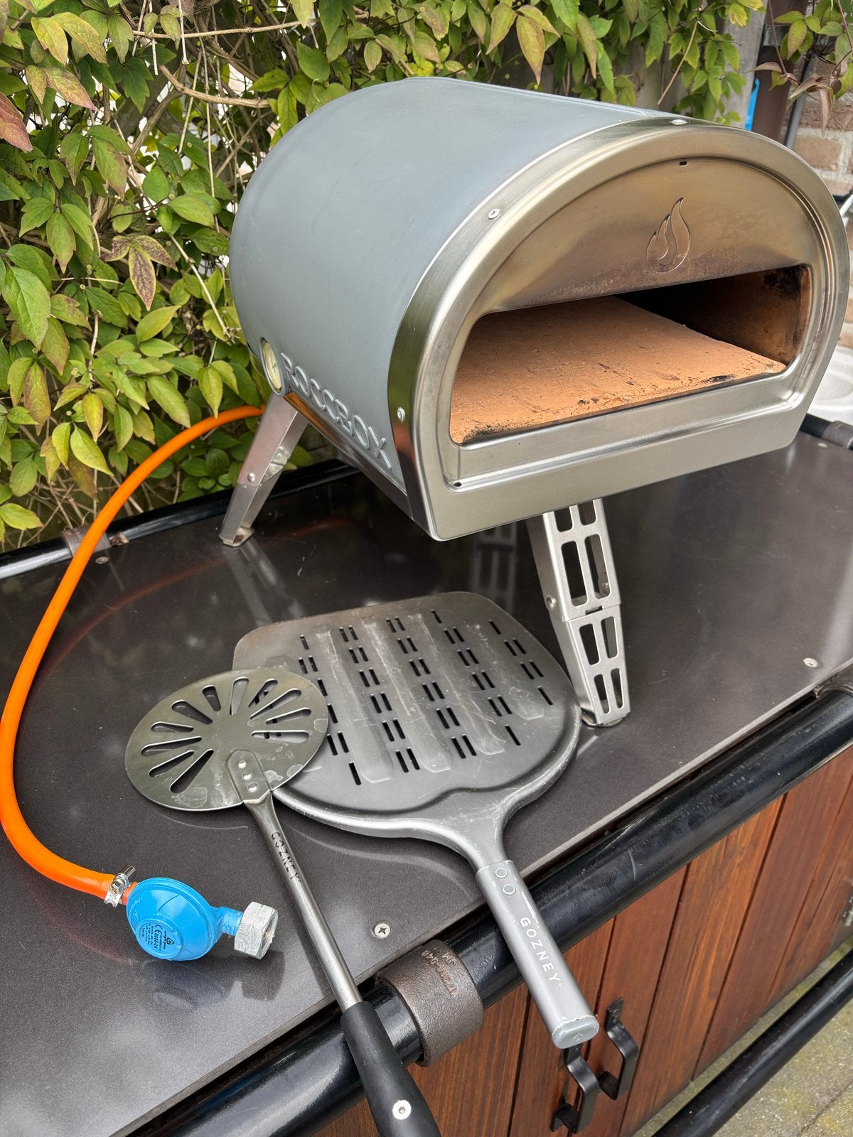 Gozney Roccbox pizzaoven met accessoires en Biscotto steen, Ophalen, Zo goed als nieuw