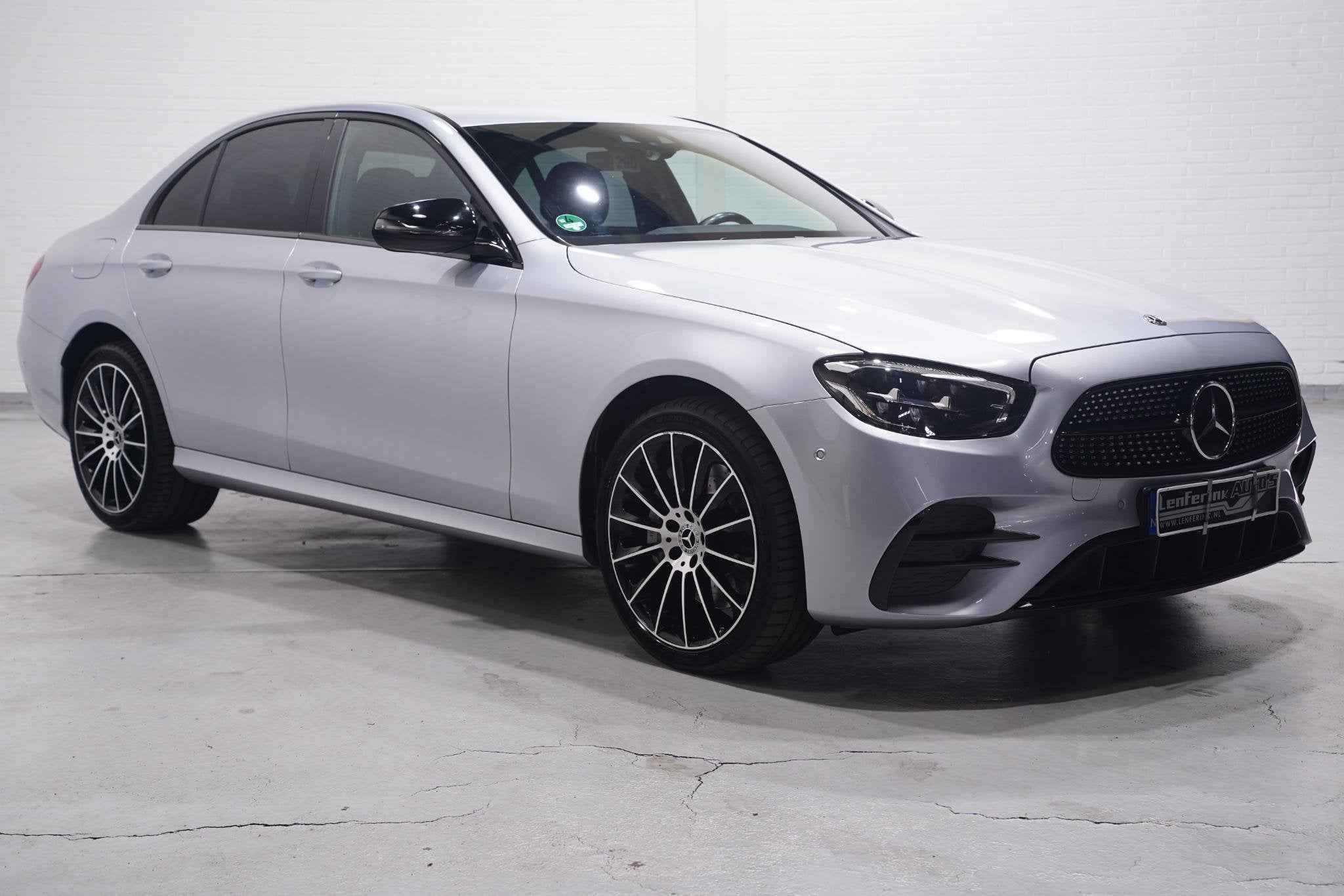 Mercedes-Benz E-klasse 300 de 4MATIC AMG Line SOH 94% Night, Auto's, Automaat, 14 kWh, Gebruikt, 4 cilinders