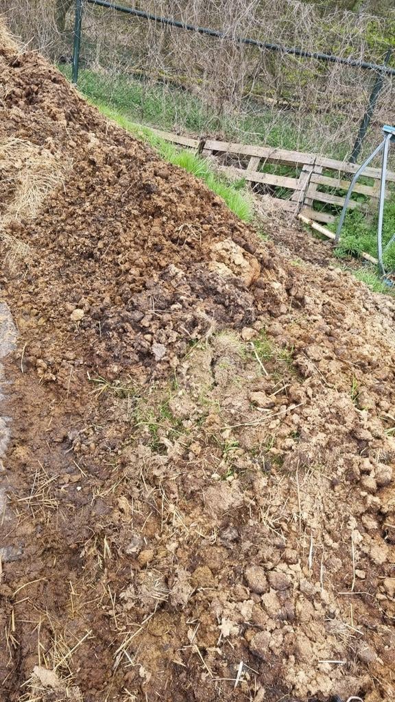 Gratis paardenmest van hooi, Ophalen, Tuinaarde