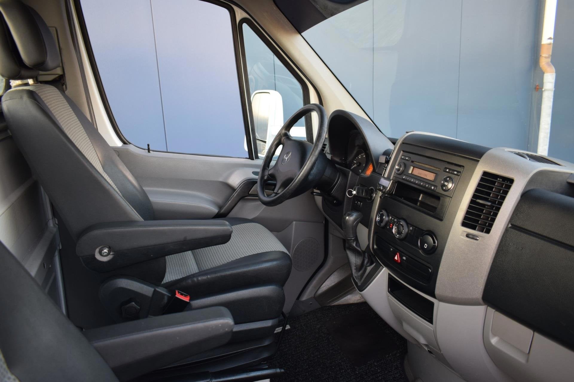 Mercedes-Benz SPRINTER 3.0 v6 212pk automaat oprijwagen, Auto's, Automaat, Achterwielaandrijving, Gebruikt, Leder en Stof