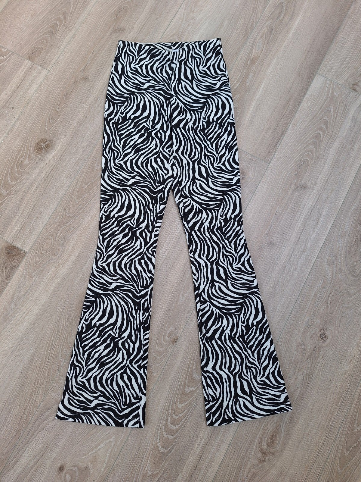 Als NIEUW zwart witte flared print broek Costes - maat S, Zwart, Ophalen of Verzenden, Zo goed als nieuw, Costes
