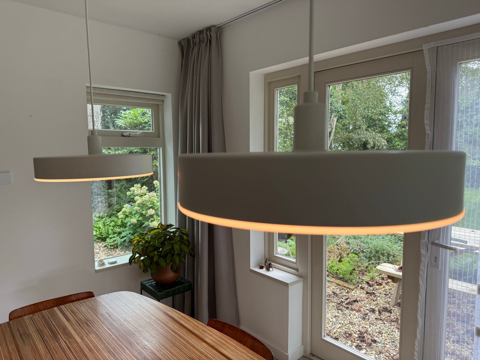 2 Ikea Nymane hanglampen, wit, perfect voor eetkamer, Ophalen, Zo goed als nieuw, Metaal, E27 (groot)