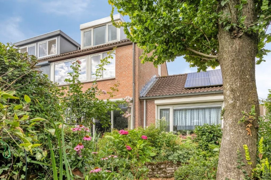 Royale hoekwoning Zwolle, 200 tot 500 m², 5 kamers, Overijssel, Hoekwoning