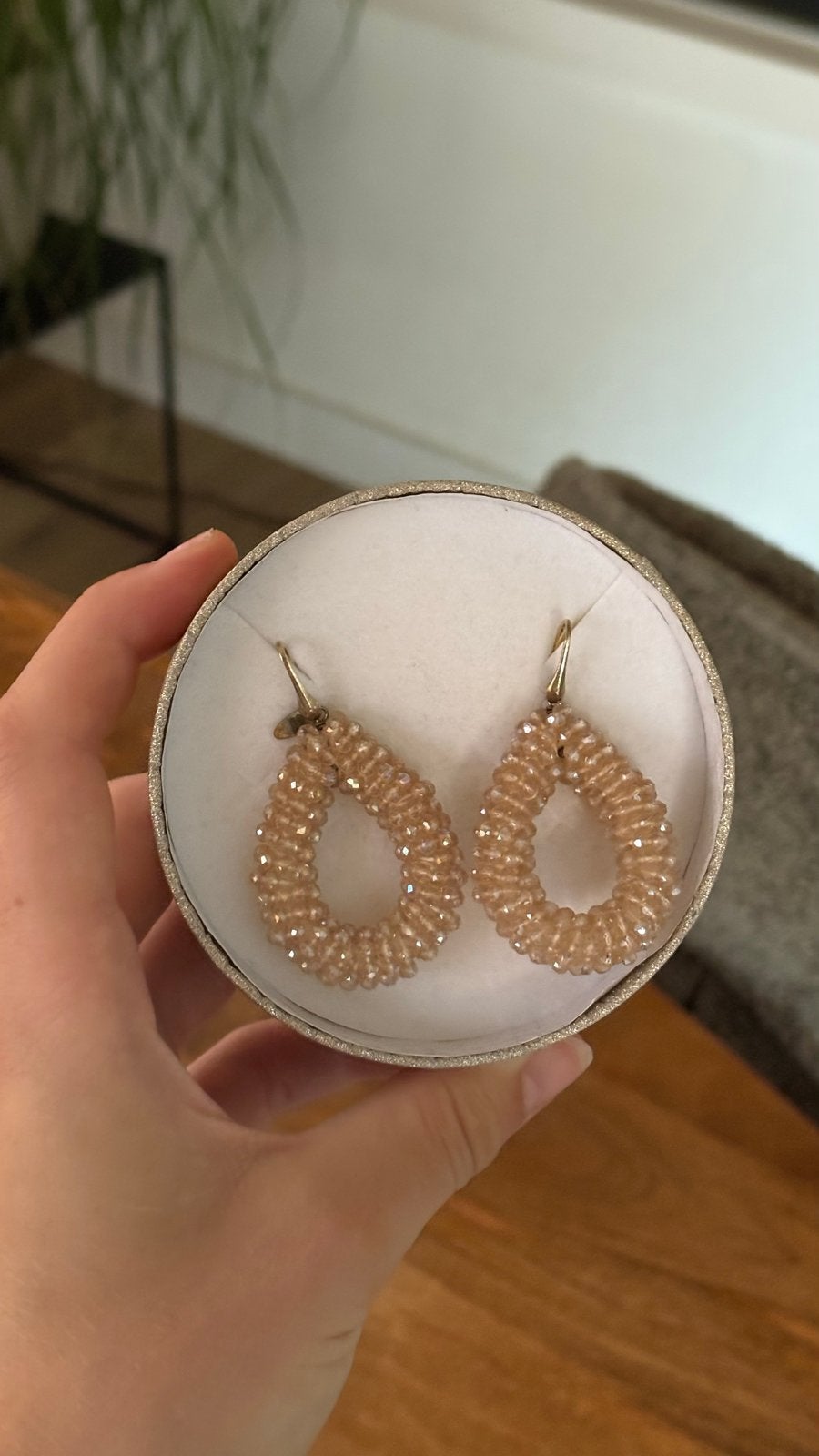LOTT Gioielli Oorbellen met Kralen - Zo goed als nieuw, Met kristal, Overige materialen, Hangers, Beige